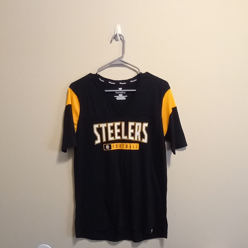 NWOT  size women's medium  steelers shirt